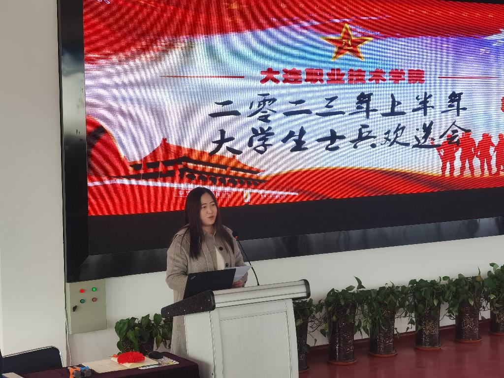 曹盛楠代表学生工作者发言  摄像：付群祎.jpg