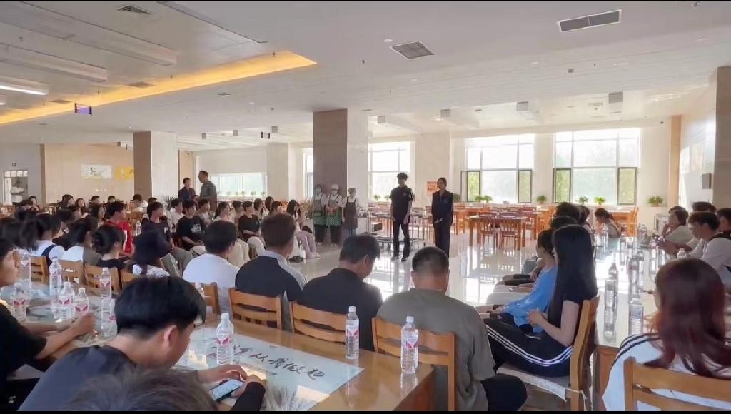 普湾校区端午知识问答环节.jpg