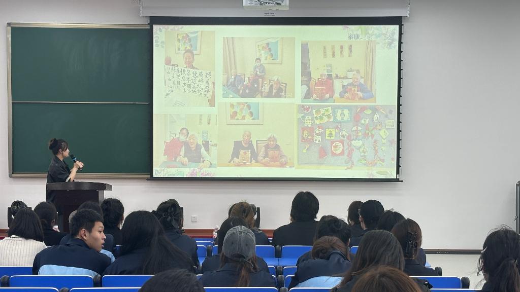图4.毕业生王双分享在泰康之家的经历与感悟.JPG