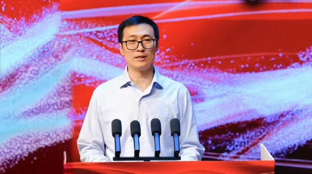 团辽宁省委副书记杨永峰致辞.png