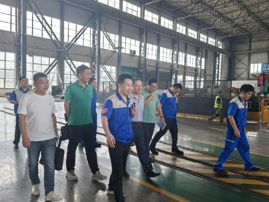 参观曲轴车间2.png