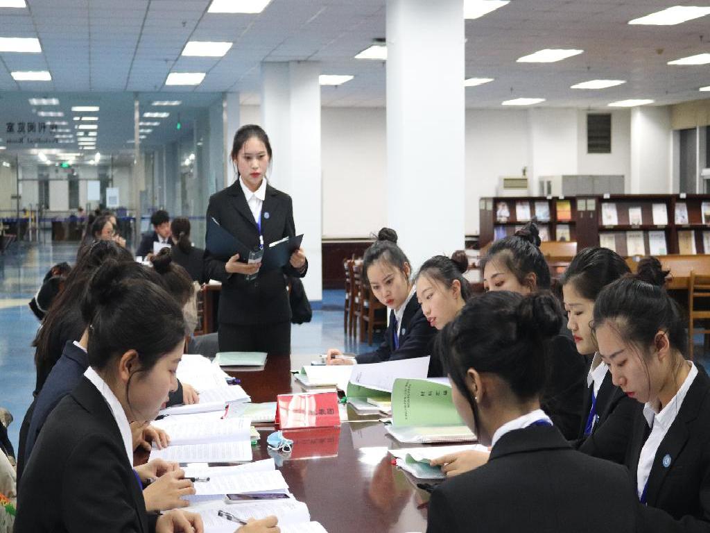 代表团会议.jpg