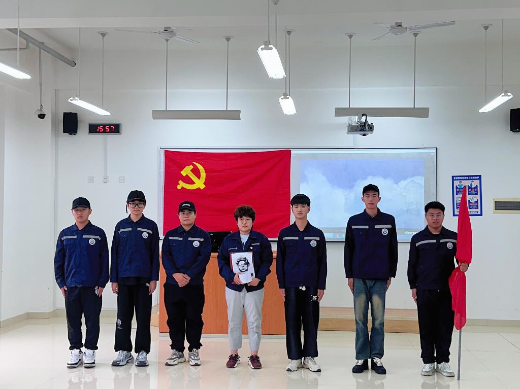 智能制造学院学生党支部开展《初心·信仰》——红色家书情景剧展演.jpg
