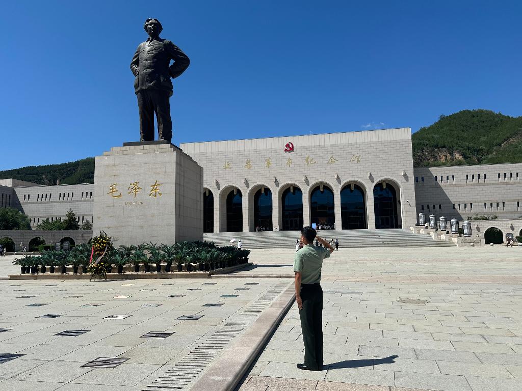 图2 特殊的团队成员—退伍军人夹书龙.jpg