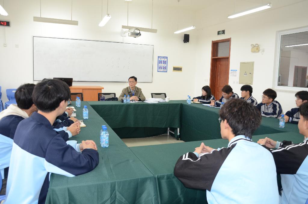 学生访谈.JPG