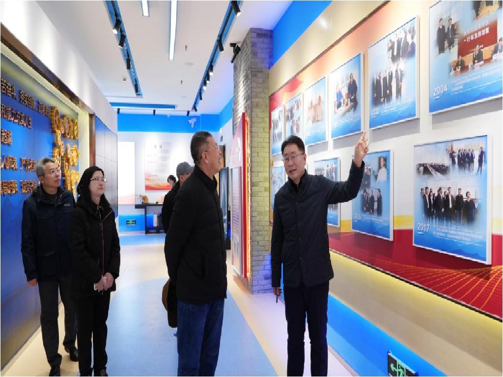 大连市发展改革研究中心到我校开展专题调研