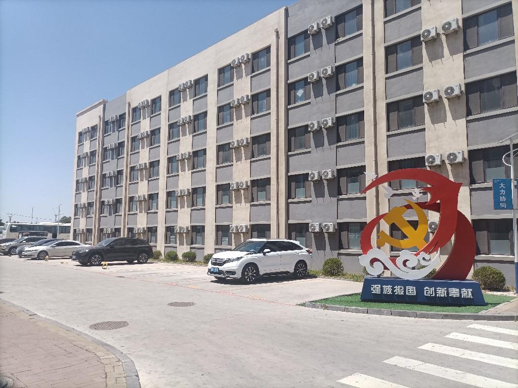 中核二三徐大堡核电站在建站场项目生活区宿舍楼.jpg