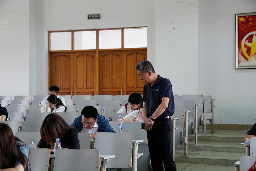 学校党委副书记王连云指导辅导员素质能力训练营.jpg