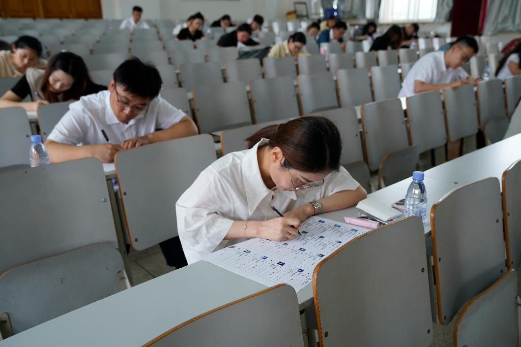 每位辅导员认真参加训练.jpg