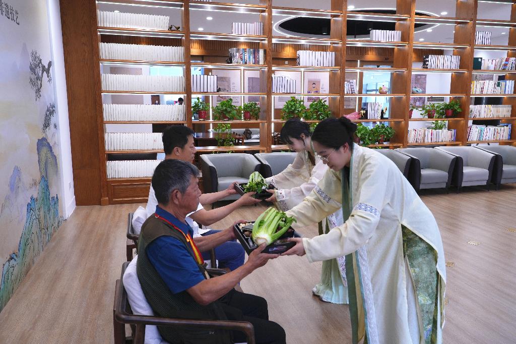 5.徒弟递交拜师帖及束脩.JPG