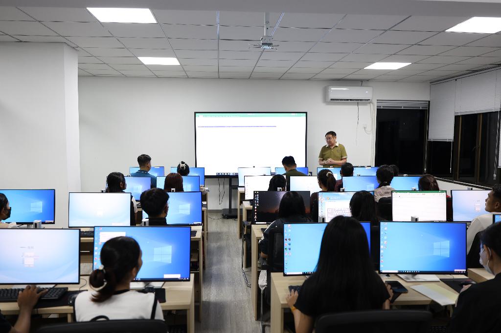 图1  第三期培训班正式开课.JPG