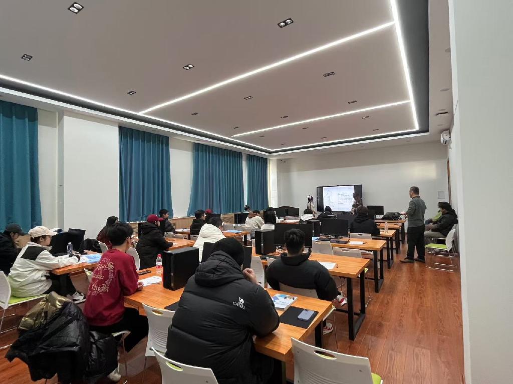 图1 销讲技能竞赛现场(1).jpg